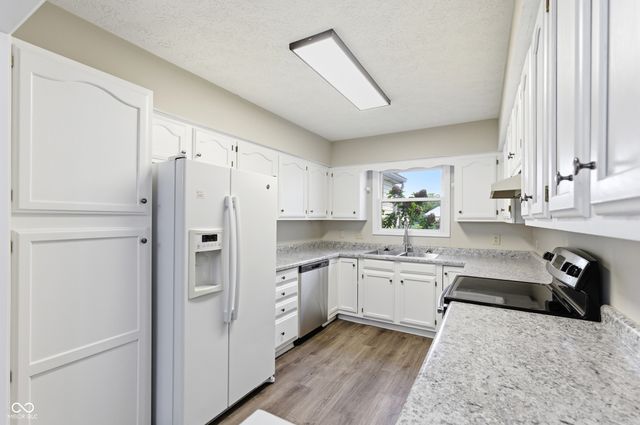 5304 Caring Cove, Indianapolis, IN 46268