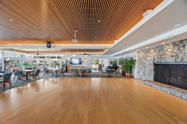 1730 Avenida Del Mundo 1007, Coronado, CA 92118