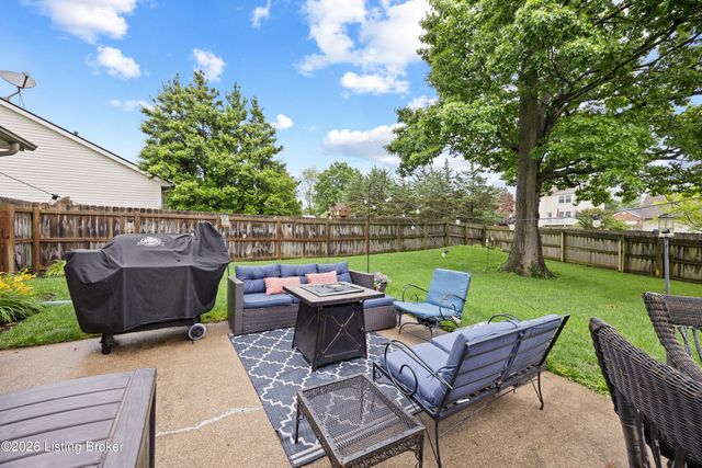 10808 Silvermoon Ct, Louisville, KY 40241