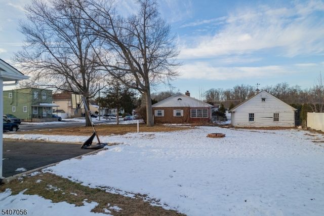 34 N 15Th Ave, Manville Boro, NJ 08835