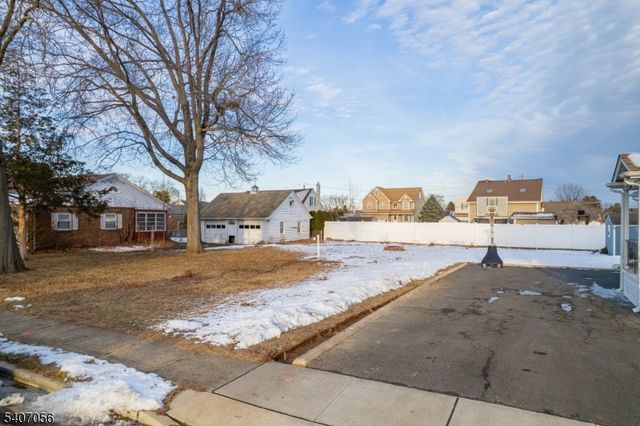 34 N 15Th Ave, Manville Boro, NJ 08835