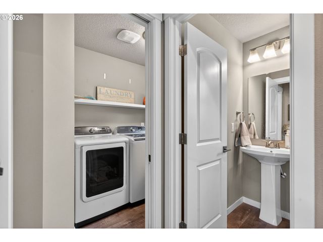 300 Se OAK VIEW Ln, Estacada, OR 97023