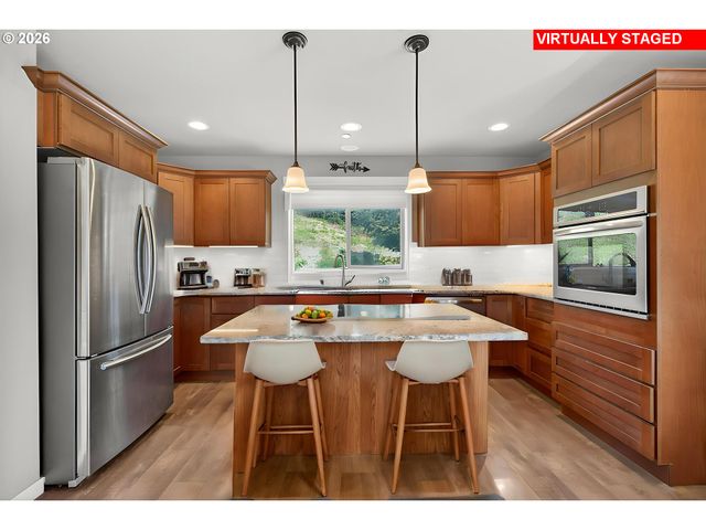300 Se OAK VIEW Ln, Estacada, OR 97023