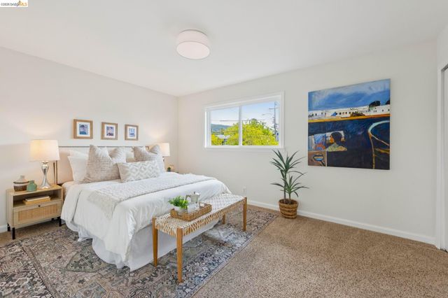 2207 Damuth St 1, Oakland, CA 94602