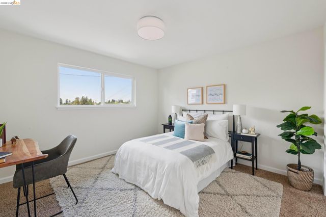 2207 Damuth St 1, Oakland, CA 94602
