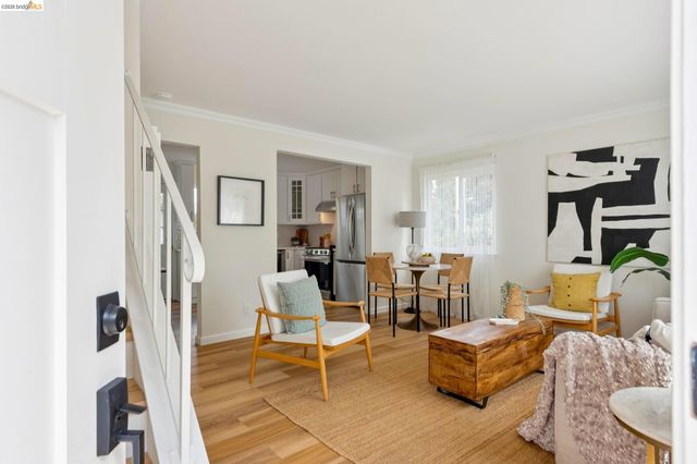 2207 Damuth St 1, Oakland, CA 94602