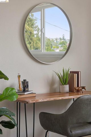 2207 Damuth St 1, Oakland, CA 94602