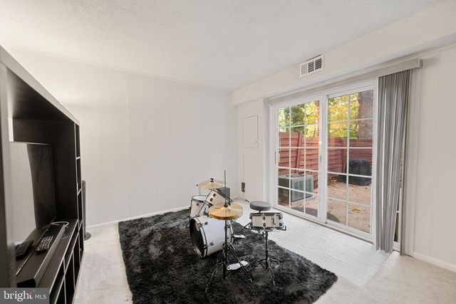 1404 MILBANK RD, Woodbridge, VA 22191