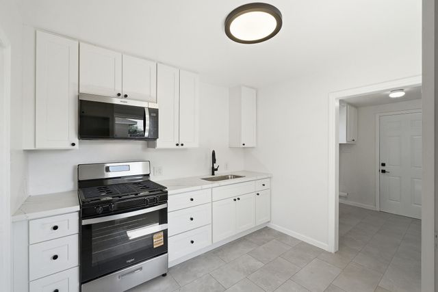 908 S Clark Street, Visalia, CA 93292