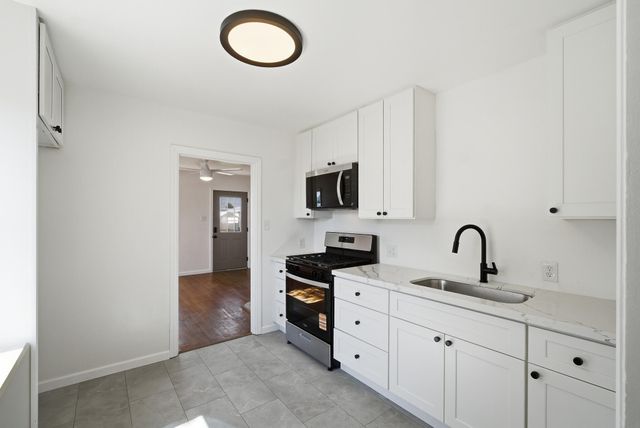 908 S Clark Street, Visalia, CA 93292