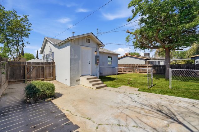 908 S Clark Street, Visalia, CA 93292