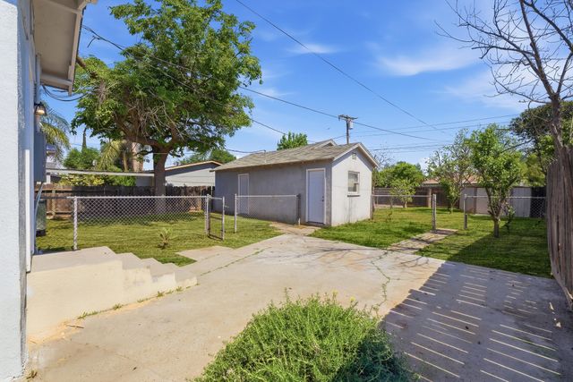 908 S Clark Street, Visalia, CA 93292