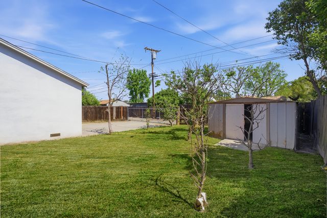 908 S Clark Street, Visalia, CA 93292