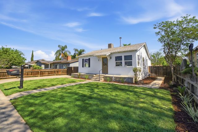 908 S Clark Street, Visalia, CA 93292