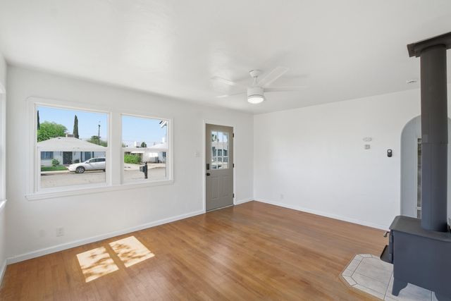 908 S Clark Street, Visalia, CA 93292