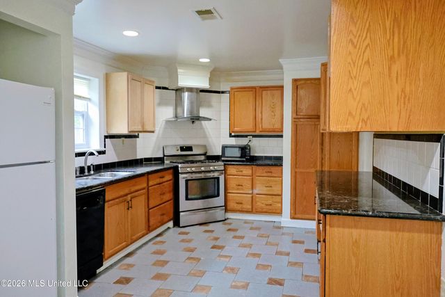 906 Belair Street, Pascagoula, MS 39567
