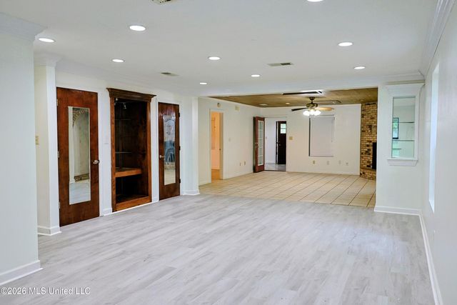 906 Belair Street, Pascagoula, MS 39567