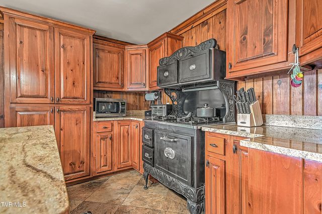 700 Park Street, Bristol, VA 24201