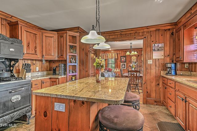 700 Park Street, Bristol, VA 24201