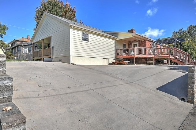 700 Park Street, Bristol, VA 24201