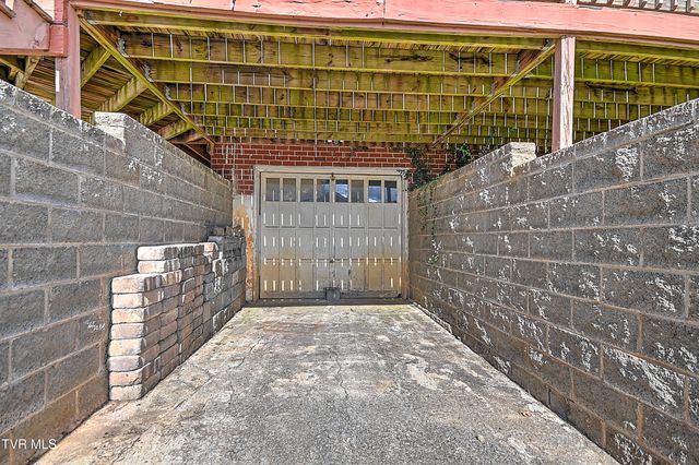 700 Park Street, Bristol, VA 24201