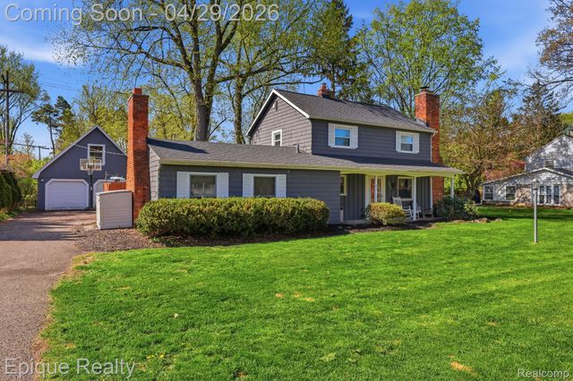 7441 Honeysuckle Road, West Bloomfield Charter Township, MI 48324