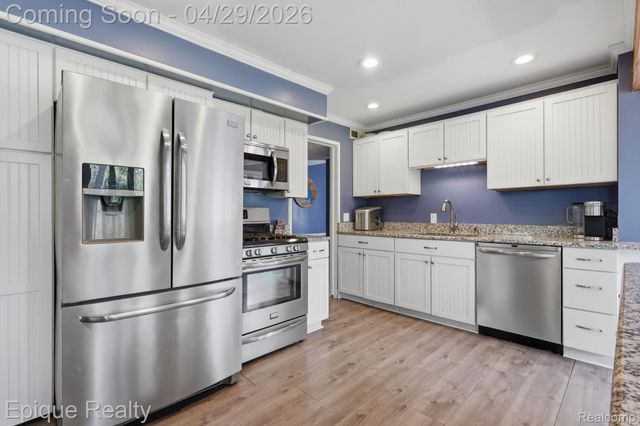 7441 Honeysuckle Road, West Bloomfield Charter Township, MI 48324