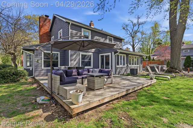 7441 Honeysuckle Road, West Bloomfield Charter Township, MI 48324