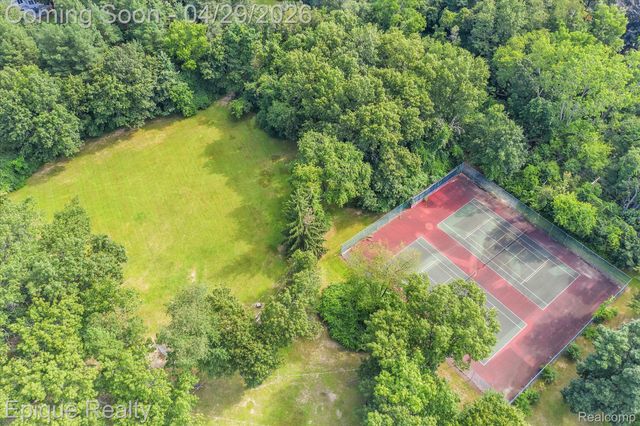 7441 Honeysuckle Road, West Bloomfield Charter Township, MI 48324