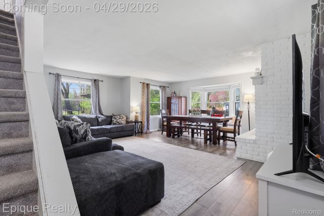 7441 Honeysuckle Road, West Bloomfield Charter Township, MI 48324