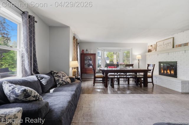 7441 Honeysuckle Road, West Bloomfield Charter Township, MI 48324