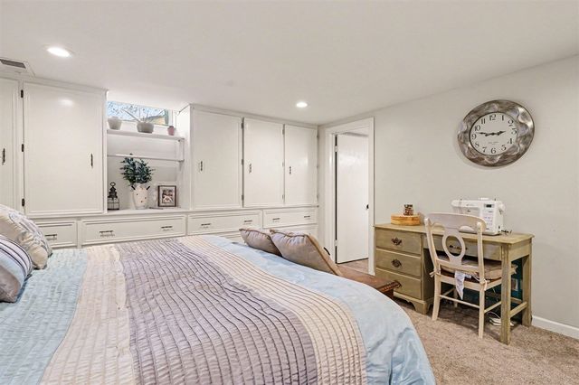 7384 Pinegrove Drive, Jenison, MI 49428