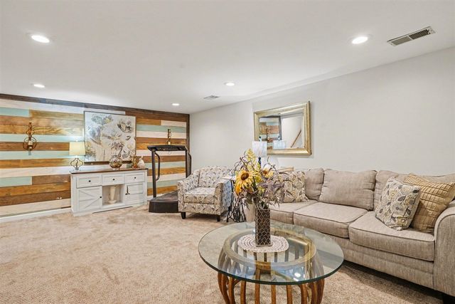 7384 Pinegrove Drive, Jenison, MI 49428