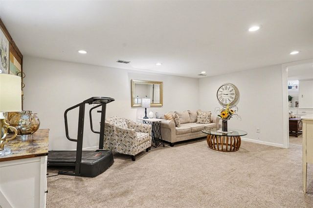 7384 Pinegrove Drive, Jenison, MI 49428