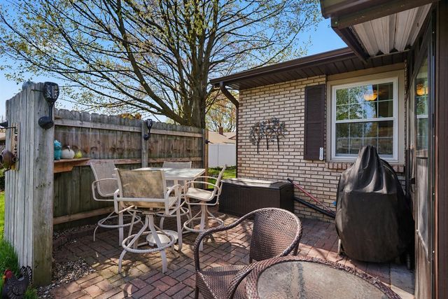 7384 Pinegrove Drive, Jenison, MI 49428