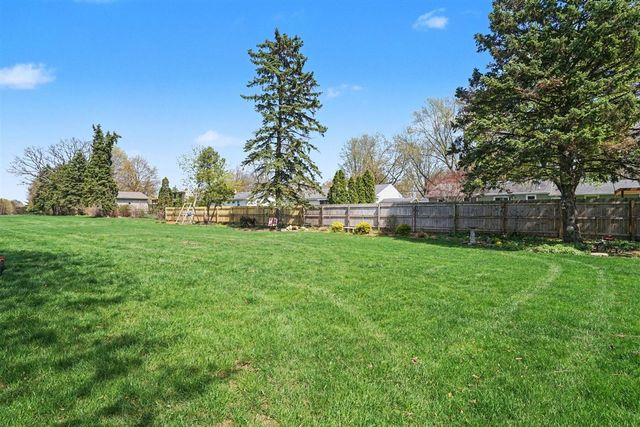 7384 Pinegrove Drive, Jenison, MI 49428