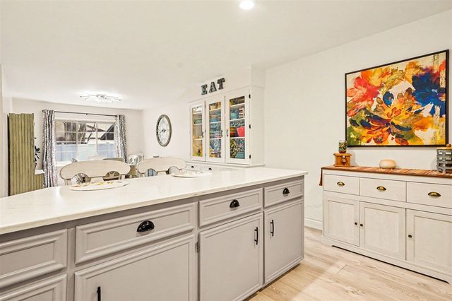 7384 Pinegrove Drive, Jenison, MI 49428