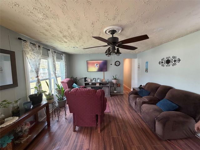 11 June Lane, Shepherd, TX 77371