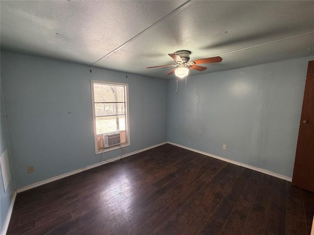 11 June Lane, Shepherd, TX 77371