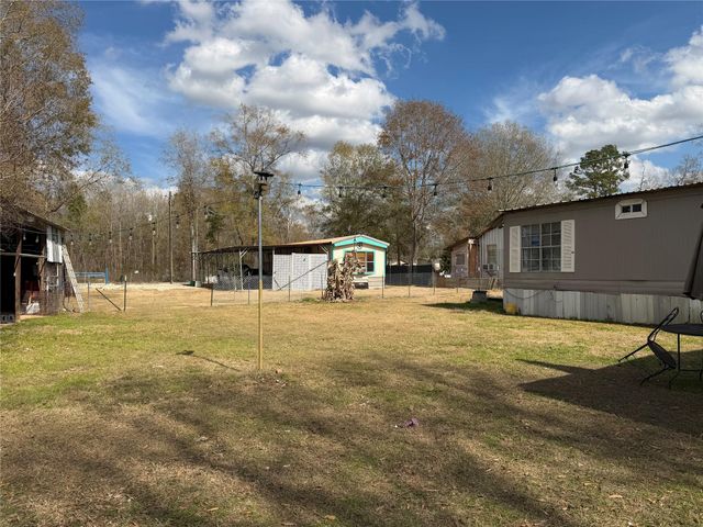 11 June Lane, Shepherd, TX 77371