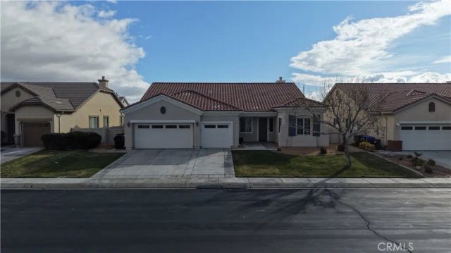 10265 Cotoneaster Street, Apple Valley, CA 92308