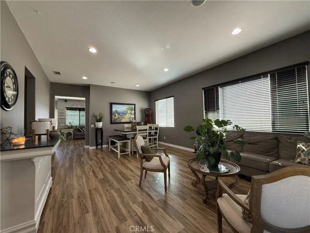 10265 Cotoneaster Street, Apple Valley, CA 92308