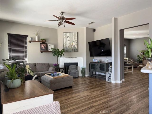 10265 Cotoneaster Street, Apple Valley, CA 92308