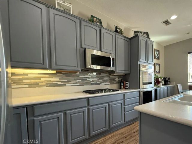 10265 Cotoneaster Street, Apple Valley, CA 92308