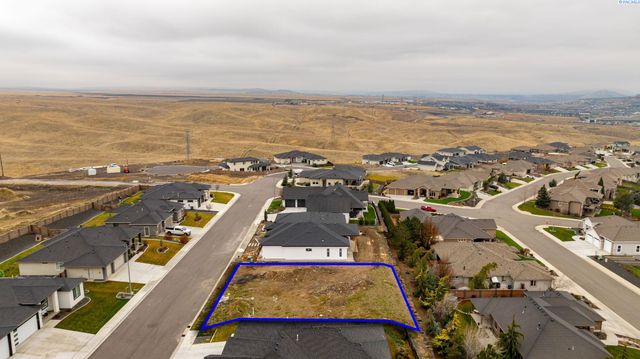 3716 W 49th Ave, Kennewick, WA 99337