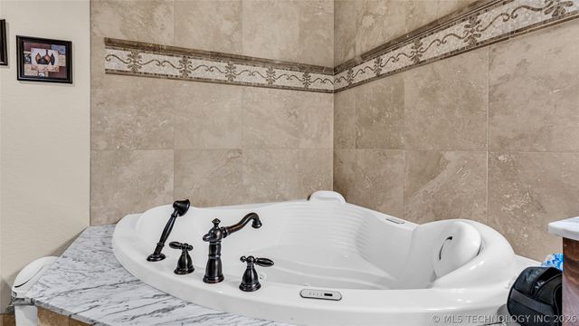 2800 Ridgeway, Ardmore, OK 73401