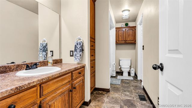 2800 Ridgeway, Ardmore, OK 73401