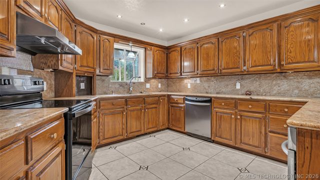 2800 Ridgeway, Ardmore, OK 73401