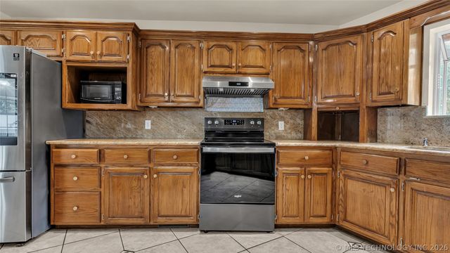 2800 Ridgeway, Ardmore, OK 73401