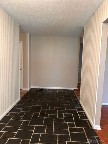 140 Outerview Drive, Xenia, OH 45385